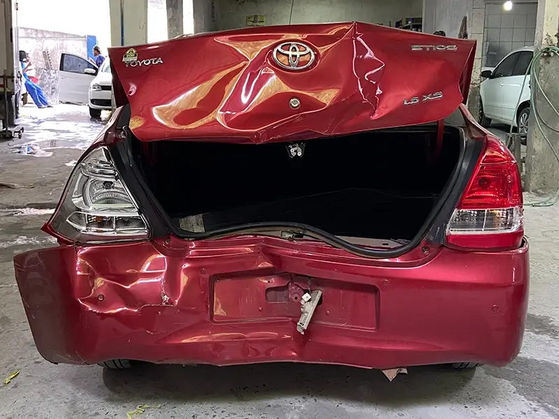 antes-restauracao-etios-lessa-parachoques